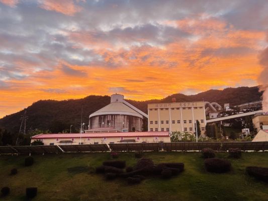 盈江允罕：岑欣俊，作品名：晚霞映照的畫卷_副本