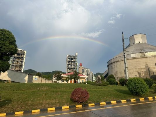 貴陽(yáng)海螺，一橋飛架，蘇金鳳_副本