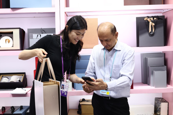 “禮”遇世界 “袋”動商機